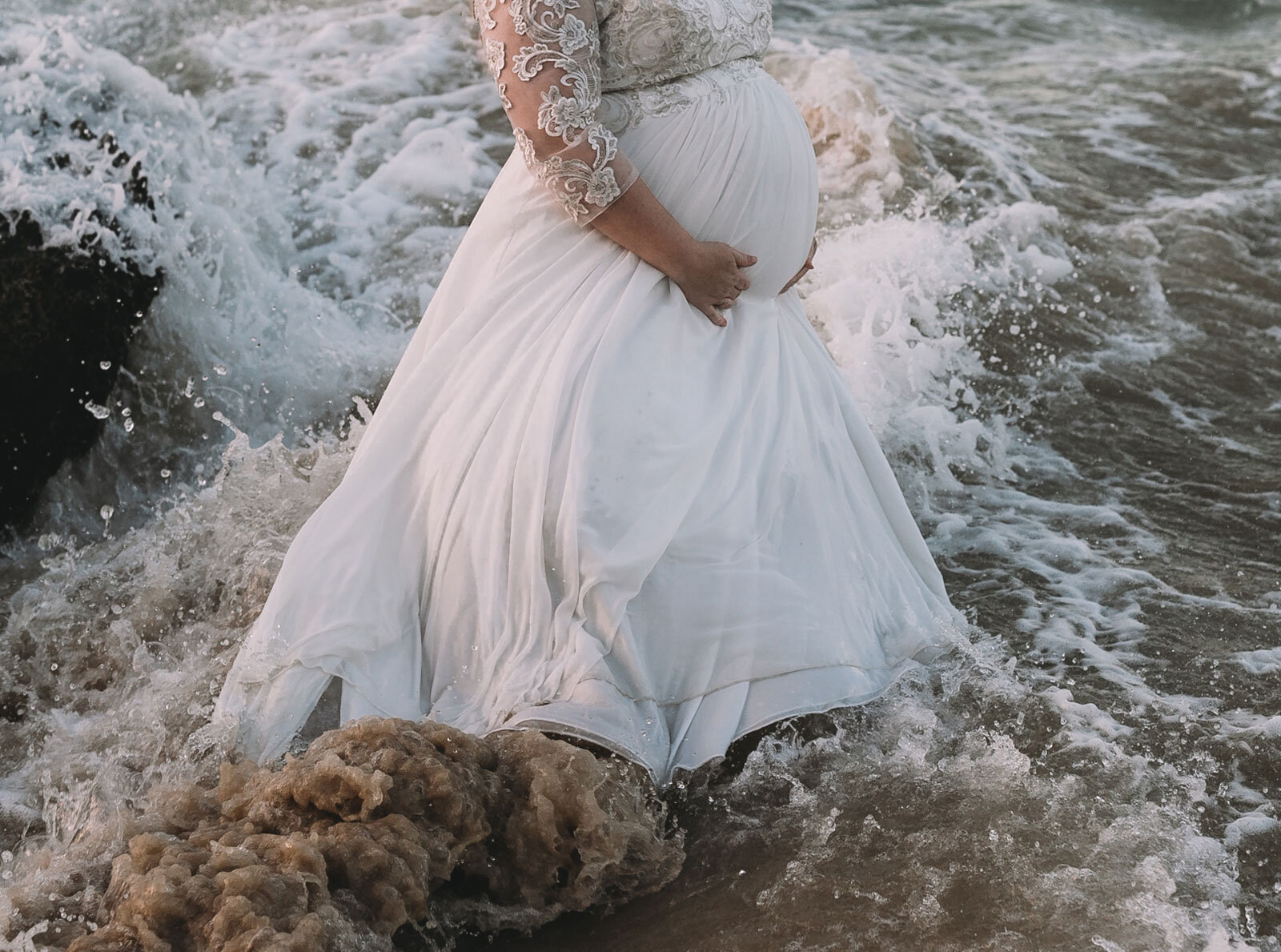 Gold Coast Beach maternity Photography - Elephant Rock, Blury Photography